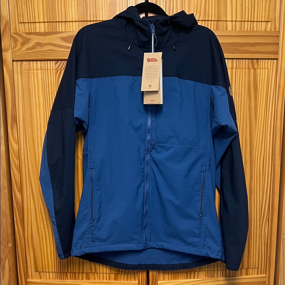 Fjall Raven Abisko lightweight trekking jacket